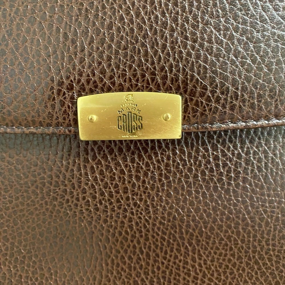 MARK CROSS 1845 New York cross body VINTAGE Leather handbag with gold accents. - Picture 3 of 16